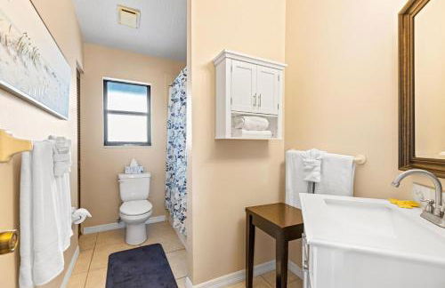 SAND CASTLE-Fun For Big Groups-Walk to Beach, Heated Pool, Lanai - Foto 26