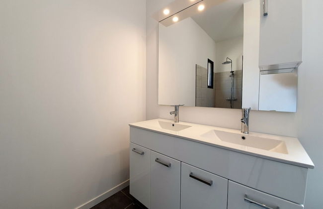 Villa With Pool & Views - Photo 17