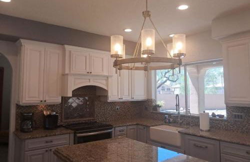 Desert Paradise Pool Spa Pickleball Putt Green - Foto 15