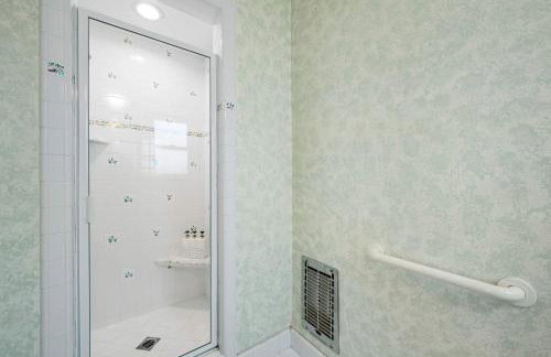 Spacious 5BR LA Villa with Pool Spa & Game Room - Foto 44