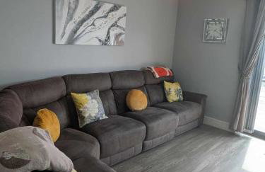 An entire two bed sea side bungalow with lazy spa - Foto 9