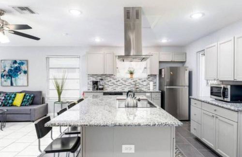 Cozy Getaway with Pool and Putting Green Unit 2 - Foto 10