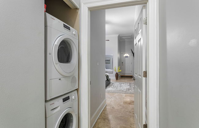 Modern 3BR Condo With Pool - Foto 27