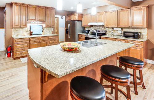 Family-Friendly Home with Furnish Patio in Crystal! - Foto 9