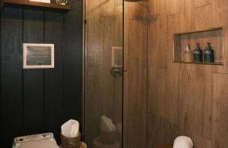 Boutique River Cabin, Infrared Sauna, Hot Tub - Foto 12