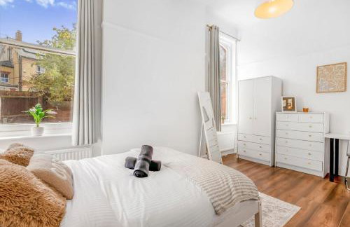 Stylish 1BR Flat-Terrace-Free Parking-Rail Station - Foto 5