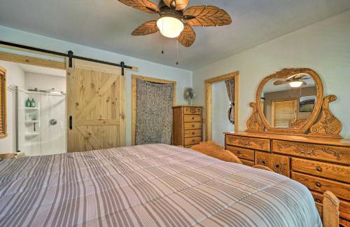 Waterfront Cottage in Fort Towson with 2 Decks! - Foto 12