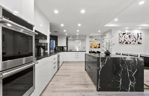 Sleek 7BR Exquisite Estate Resort Pool, Sauna, Spa 6500 SQF - Foto 2