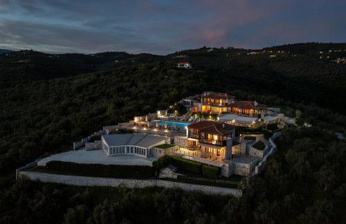 Karavia Lux Inn - Photo 26