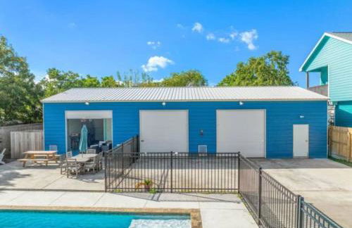 Gorgeous Home with Huge Private Pool and Game Room - Foto 34