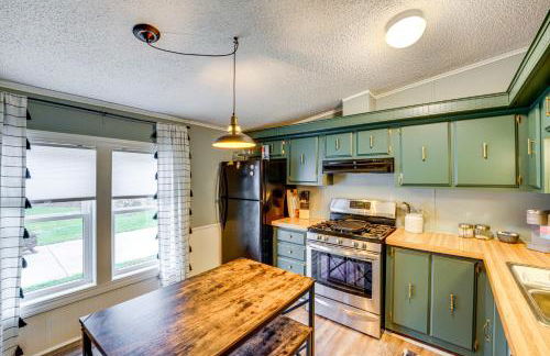 6 Mi to State Harbor! Stylish Port Austin Home - Foto 8