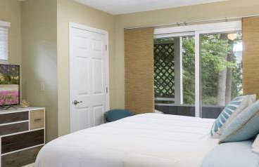 Tranquil Lakefront Cottage with Private Dock in Ticonderoga, New York - Foto 20