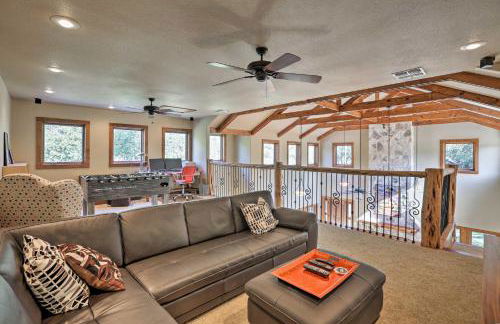 Riverfront Blanco Home with Shaded Porch and Hot Tub - Foto 14