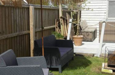 Isle 2-bed Retreat- Sleeps 4, Garden & Games Room - Foto 59