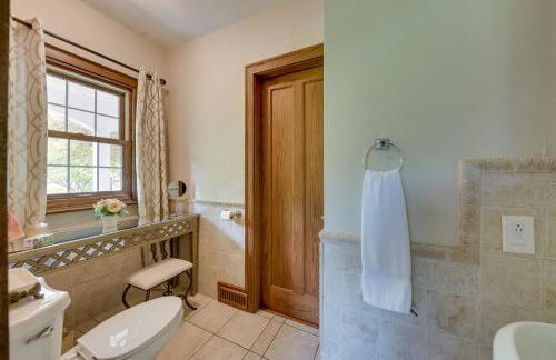 Pistakee Lake Estate with Boat Dock and Hot Tub! - Foto 19