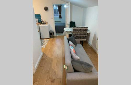 Comfy New Self Contained 1 Bed Flat - Modern! - Photo 33