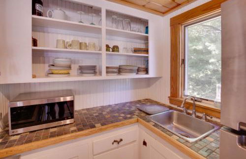 Waterfront Nobleboro Cottage with Kayaks and Boat Dock - Foto 9