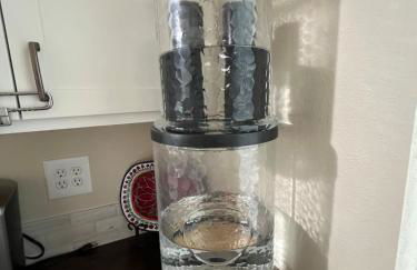 Peaceful Lakeside Retreat - Cozy 3BR Waterfront Home - Foto 4