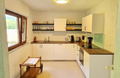 birds-nest Ferienhaus Balkon Waldblick Kamin - Foto 3