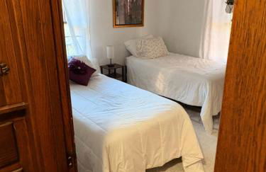 Tree House 6 bedrooms, 2 blocks from everything - Foto 75