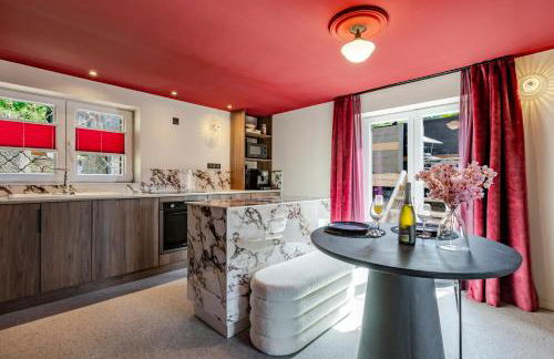 Love room avec Spa privatif "la Courtisane" - Sofa Tantra, terasse, salon d'hiver sous dôme transparent chauffé - love-room-alsace-67 - Foto 6