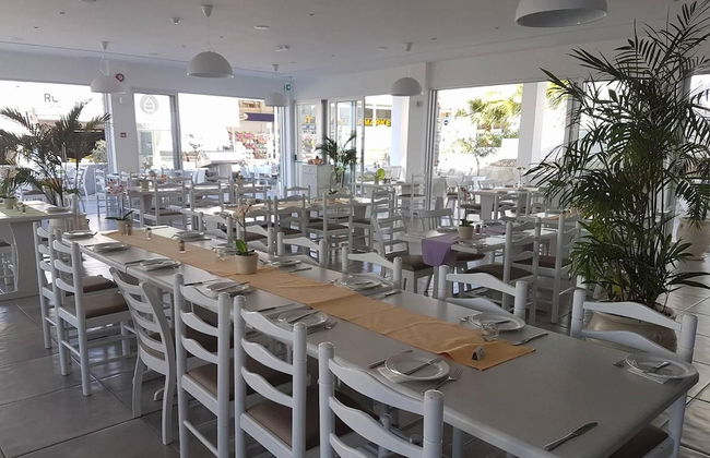 Melini Hotel Suites - Photo 40