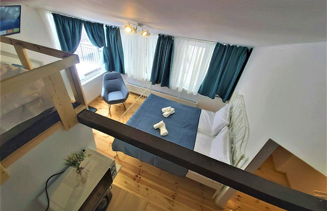 92 Residence - Photo 76