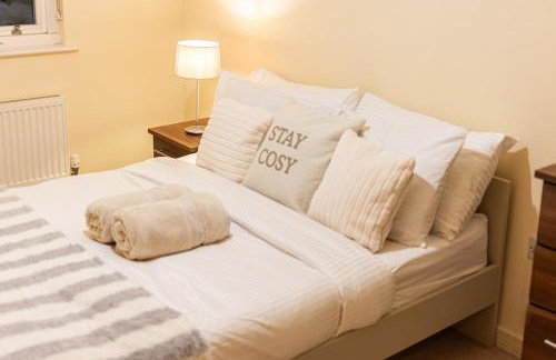 Amanah Properties - Elegant Home in Shepherds Bush, steps from Westfield, Sleeps 8 - Foto 1