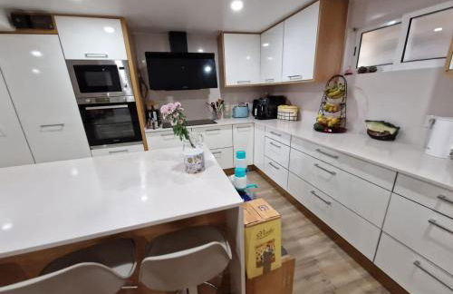 Pool House Minutes from Beach - Photo 28