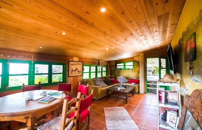 Appealing Holiday Home in La Escalona With Mountain Views - Photo 10