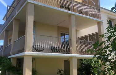 Condrieu et parking voiture vélo 2 ème étage - Foto 1