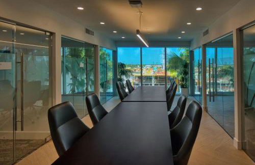 Landing Incredible 2BD Pool - Photo 25