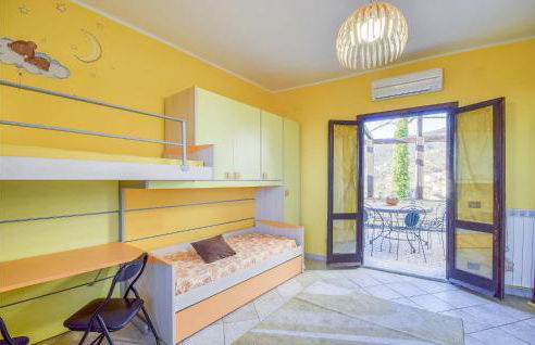 2 Bedroom Awesome Home In Vado Ligure - Foto 18