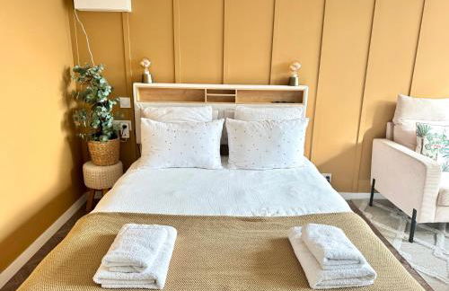 La Petite Oasis - pour 2pers - 2km du Centre Juno Beach et plage du Débarquement - 10min à pieds du centre ville & de la plage - balcon - exposition sud - stationnement & wifi gratuits - Photo 2