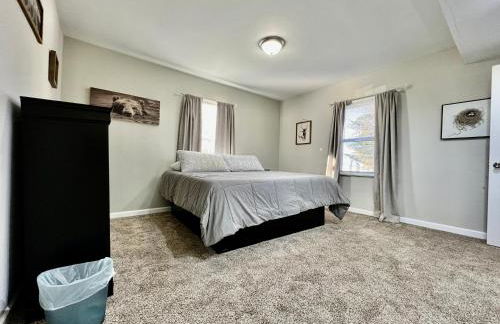 Charming 4BR Home in Liberty Township w Large Deck - Foto 24