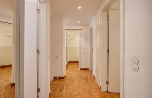 Moradia Tradicional no centro a 100m da Praia - Foto 48