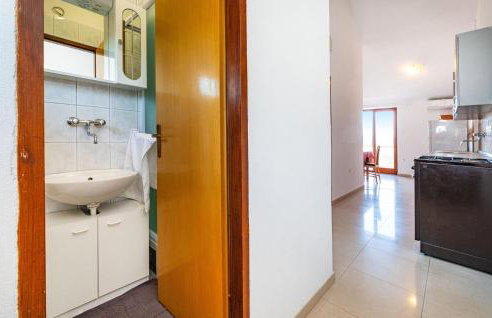 Cozy Apartment In Nevidane With Kitchen - Foto 18