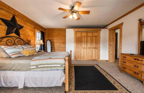 New! Historic Chalet in Colorado National Forest - Foto 29