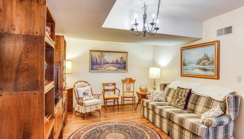 Charming Apartment with Yard and Beautiful Gardens! - Foto 4