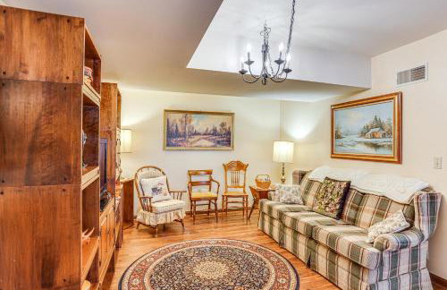 Charming Apartment with Yard and Beautiful Gardens! - Foto 4