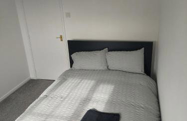 Elegant 2 Bedroom Entire House - Foto 15