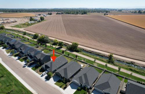 BRAND NEW 4-BDRM HOME Farmhouse at Grand Rapids - Foto 25