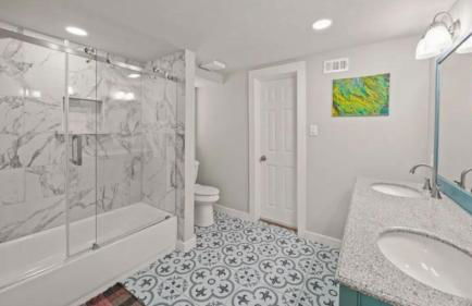 The Lambo Beach Cozy Retreat 2BR 2BA, Near UTMB & Cruise Port - Foto 23