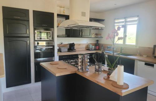 villa 2 chambres avec piscine et plus - Foto 4