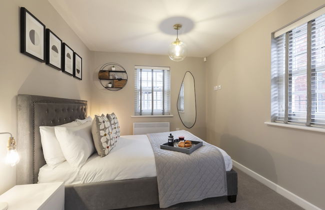 Elliot Oliver - 2 Bedroom Garden Apartment With Parking - Photo 3