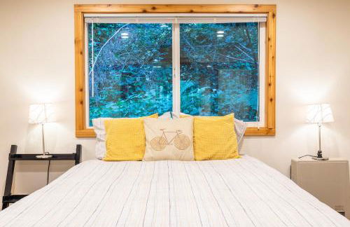 Vino Velo Retreat! Redwoods! Hot Tub!! Fire Table!! BBQ!! Game Room!! Fast WiFi!! Dog Friendly!! - Foto 29