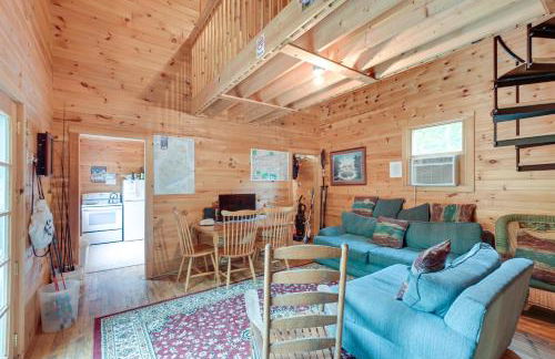 Near Snowmobiling Secluded Harmony Cabin with Deck! - Foto 3