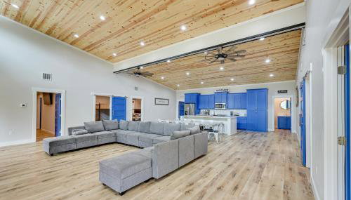 Riverfront Caddo Shack Home with Views and Fire Pit - Foto 5