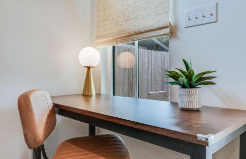 Brand New Designer Townhome in the Middle of Town - Foto 23