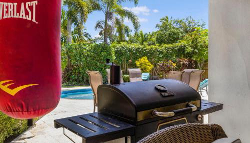 Spacious Miami Home with Private Pool & Parking - Foto 4, sunbed